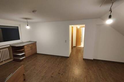 Moderne 2-Zimmer-Wohnung mit hochwertigem Renovierungsstandard und Einbauküche in guter Lage von Trier