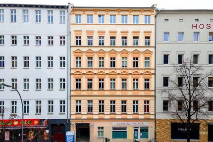 Modern sanierte 3-Zimmer-Wohnung mit Balkon und Einbauküche in München-Laim