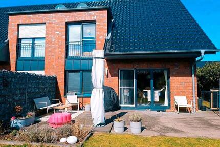 Moderne lichtdurchflutete Doppelhaushälfte mit Carport und Garten - Himmelpforten