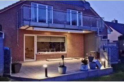 Rotstein-Massivhaus mit Einliegerwohnung in Kiel - Kronsburg