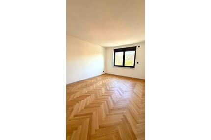 Luxuriöse Wohnung in Düsseldorf Pempelfort – Erstbezug nach Sanie
