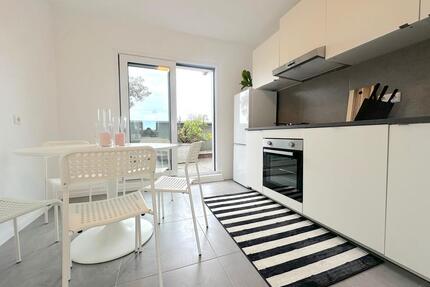 NEWNeues - Charmante Penthouse-WG in Frankfurt am Main - Noch 3 Zimmer frei.