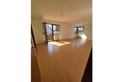 Helle 3-Zimmer-Wohnung (73 m²) mit Balkon & EBK in 81827 - München Trudering-Riem