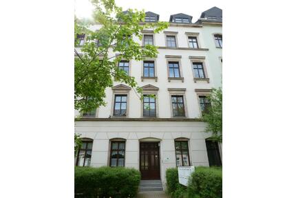 SCHÖNE EINRAUM-WOHNUNG mit EINBAUKÜCHE und SÜD-BALKON - Chemnitz Kapellenberg
