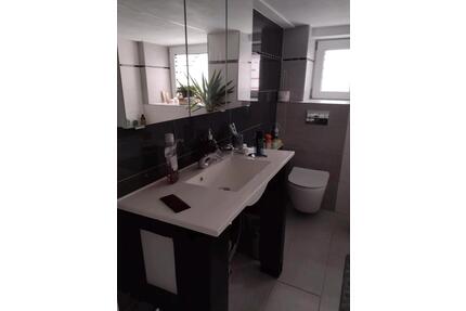 Ein Familien haus - 1.450,00&nbsp;EUR Kaltmiete, ca.&nbsp; 140,00&nbsp;m&sup2; in Obernheim (PLZ: 72364)