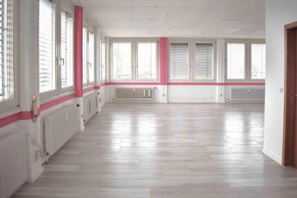 Büro o. Praxis 83 m² 2. OG Aufzug ideal für Beratung Behandlung mit Umkleiden Erbpacht - keine Wfl. - Eppelheim