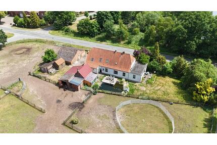 Resthof mit Weidefläche und Nebengebäuden ohne Makler - Wagenfeld