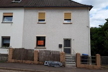 Einfamilienhaus mit 6 Zimmern, Garten und Erweiterungspotenzial - Völklingen
