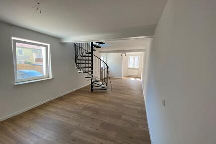 Renovierte Doppelhaushälfte mit großem Garten in Otterberg