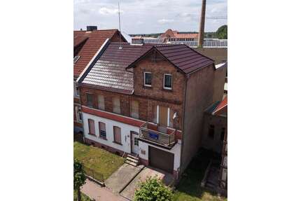 Haus zum Kaufen in Bismark 100.000,00 € 180 m²