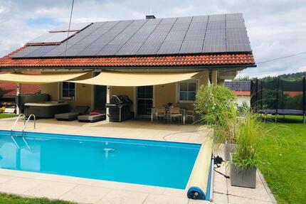 Gepflegtes Einfamilienhaus mit ELW Pool Klima Gartenhaus PV Garag - Hutthurm