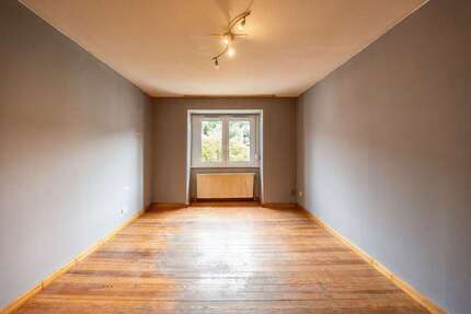 Wohnung zum Kaufen in Baden-Baden 180.000,00 € 77 m²