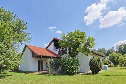 Haus zum Kaufen in Calw 550.000,00 € 229.67 m²
