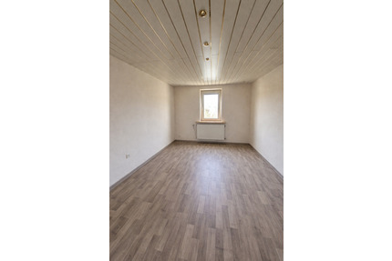 Helle 3-Raum-Wohnung in Apolda - 470,00&nbsp;EUR Kaltmiete, ca.&nbsp; 50,00&nbsp;m&sup2; in Apolda (PLZ: 99510)