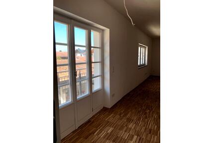 Schöne 1-Zimmer Whg. mit Balkon & EBK - Neuburg am Inn