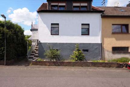 Haus zum Kaufen in Quierschied 89.000,00 € 112 m²