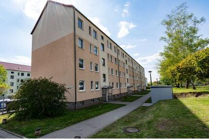 Mit Balkon und Dusche - 340,00&nbsp;EUR Kaltmiete, ca.&nbsp; 61,78&nbsp;m&sup2; in Aschersleben (PLZ: 06449)