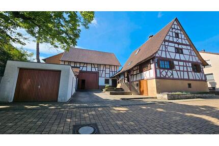 Gepflegtes Fachwerkhaus mit großer Scheune,Garage und Garten - Neulingen