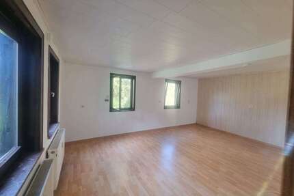 Haus zum Mieten in Gladenbach Frohnhausen Hessen 1.130,00 € 126 m²