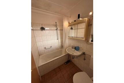 Dreier-WG – Zimmer einzeln oder komplett mietbar | ab 350 € warm - Erlangen Alterlangen