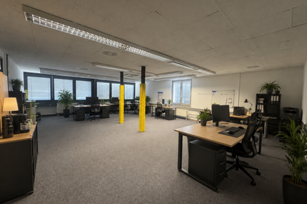 Büro in Winterbach 1.742,16 € 244 m²