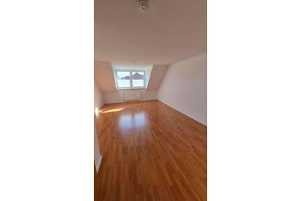 2,5-Zimmer-Dachgeschosswohnung | 811 € warm - Neumünster Brachenfeld/Ruthenberg