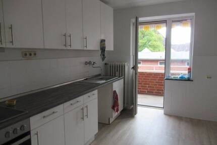 2-ZW mit Balkon am Ziegelteich 35 in Kiel zu vermieten! OTTO STÖBEN GmbH