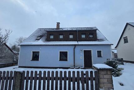 Vermiete Einfamilienhaus mit Doppelgarage, Werkstatt & Garten - Selb