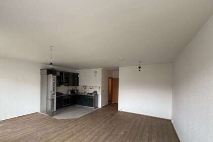 Wohnung zum Kaufen in Chemnitz 45.000,00 € 68.15 m²