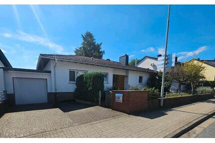 Einfamilienhaus im Bungalowstil - Rosbach vor der Höhe