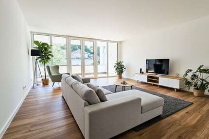 Wohnung zum Mieten in Frankfurt am Main 2.100,00 € 110 m²