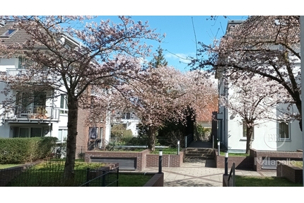 BESTE LAGE AM TELTOWKANAL! NEUBAU-MAISONETTE MIT SÜD-BALKON UND TIEFGARAGEN-STELLPLATZ!