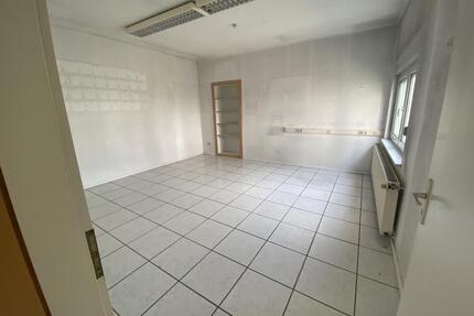 Ebenerdige Zwei Zimmer , Küche , Bad , Wohnung - Altenglan