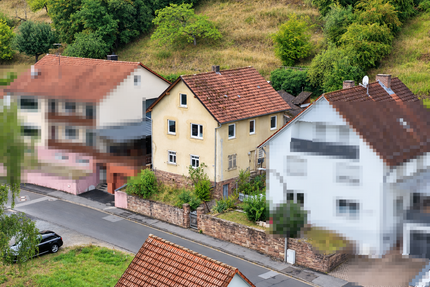 Haus zum Kaufen in Aura an der Saale 79.000,00 € 150 m²