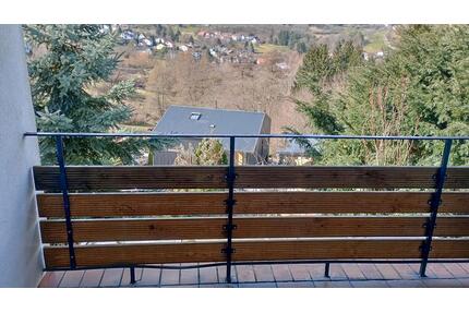 2 Zimmer* möbliert * Balkon* Badewanne + Dusche * Etagenwohnung - Wilhelmsfeld