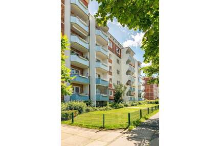Wohnung zum Mieten in Rostock 422,00 € 61.5 m²