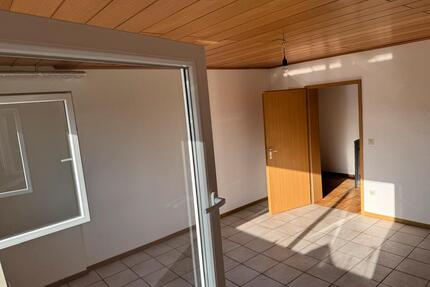 3ZKB-Wohnung zu vermieten - 850,00&nbsp;EUR Kaltmiete, ca.&nbsp; 84,00&nbsp;m&sup2; in Neunkirchen (PLZ: 74867)