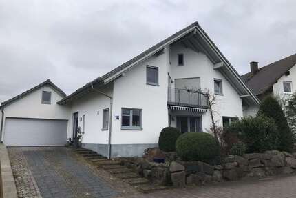 Haus zum Mieten in Otterbach 2.100,00 € 193 m²