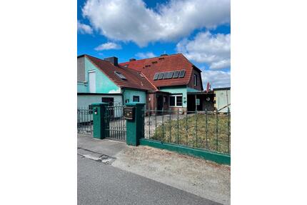 Doppelhaushälfte - 105.000,00&nbsp;EUR Kaufpreis, ca.&nbsp; 125,00&nbsp;m&sup2; in Senftenberg (PLZ: 01968)