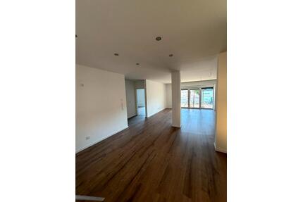 Neubau ,schöne ,große Zimmerwohnung in 3 Hettenleidelheim