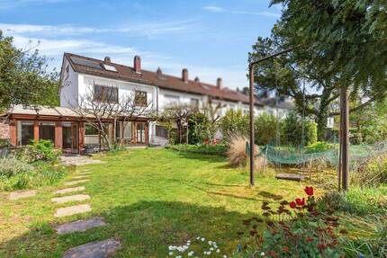 Raumwunder - Reihenendhaus mit großem Garten, Garage und Carport in der Heidenstückersiedlung - Karlsruhe Grünwinkel