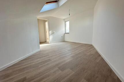 Sanierte 3-Raum–Wohnung mit Terrasse über den Wolken Apoldas