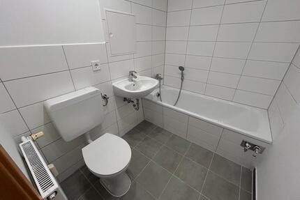 Demnächst mit Einbauküche! Modern sanierte 3-Zimmer-Wohnung mit Balkon! - Halberstadt