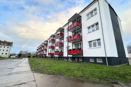 Wohnung zum Mieten in Saal 647,00 € 80.83 m²