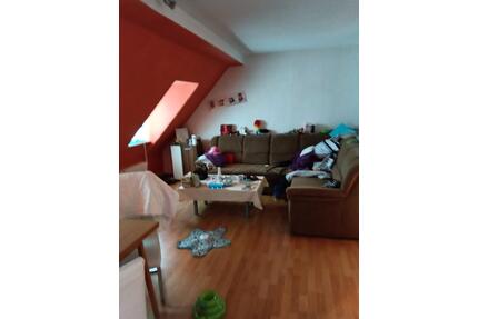 gemütliche DG Wohnung mit EBK und Gäste WC - Gelsenkirchen Rotthausen