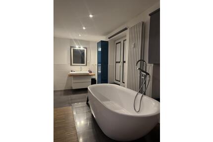 2-Zimmer Penthouse Dachgeschosswohnung inkl Möbelablöse ab sofort - Berlin Reinickendorf