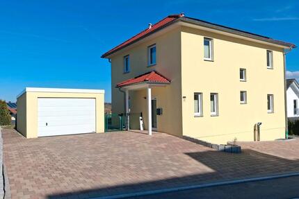 Einfamilienhaus mediterran KFW 55 Garten Terrasse Photovoltaik - Obernheim