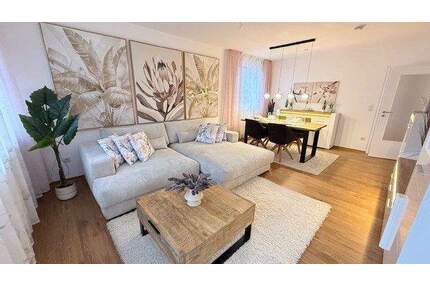 Pfiffig, frisch & frei – 3 Zimmer mit Balkon + neuen Fenstern mit 3 fach-Verglasung zum Direkt-loswohnen in Nürnberg-Laufamholz