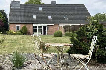 Haus zum Kaufen in Stolpe 349.000,00 € 182.39 m²