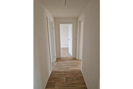 Frisch sanierte 3-Raum-Wohnung in der Glück-auf-Straße - Gräfenhainichen